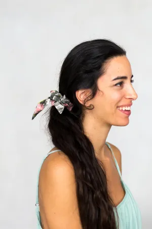 Scrunchie with bow in Rosalie